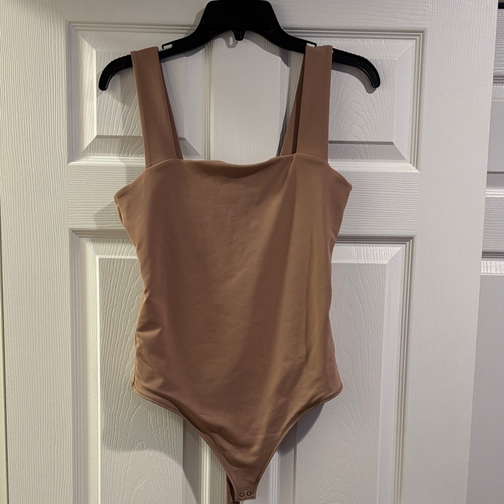 ABERCROMBIE & FITCH BODY SUIT in Tan Size Medium